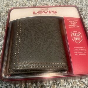 Levi’s Men’s wallet brown NEW